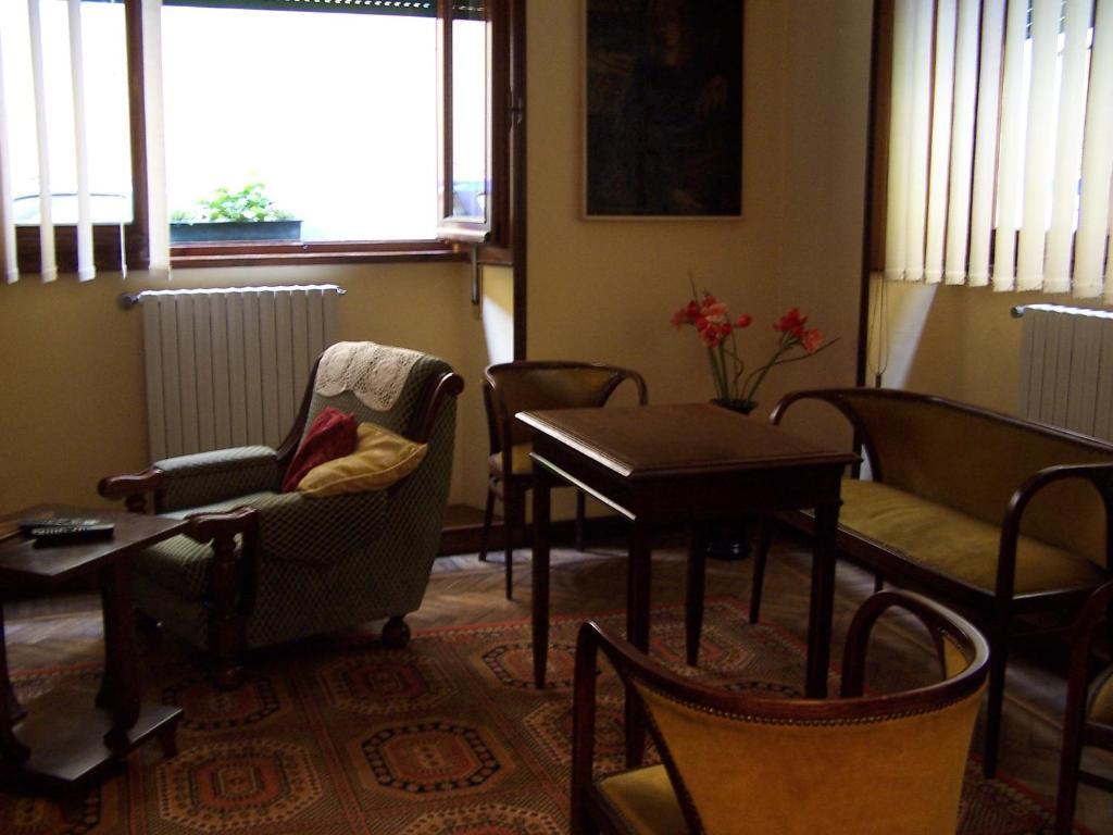 Albergo Corona Salsomaggiore Terme Exterior foto